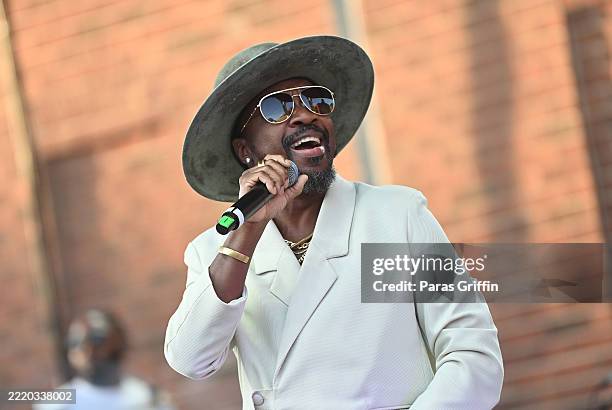 Singer Anthony Hamilton performs at the 10th Annual Father's Day Celebration during his "Soul on Tour" concert series at VyStar Amphitheater at The...