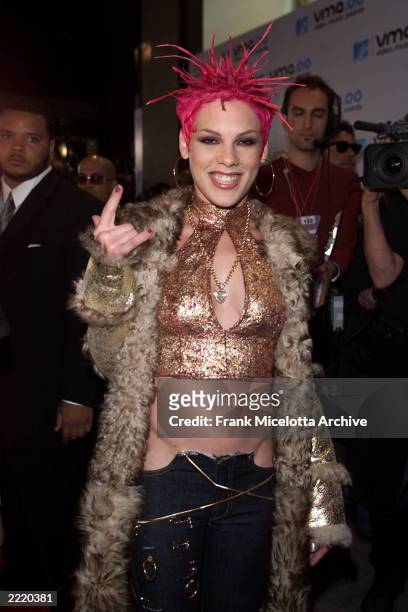 Pink arriving at the 2000 MTV Video Music Awards live from Radio City Music Hall in New York City. 9/7/2000 Frank Micelotta/ImageDirect