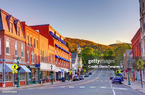 centro de camden, maine - localidad pequeña fotografías e imágenes de stock