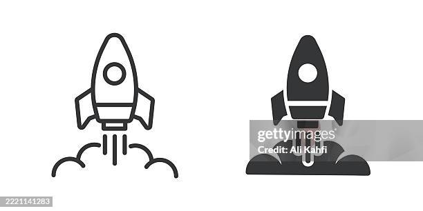 ilustraciones, imágenes clip art, dibujos animados e iconos de stock de lanzamiento de línea fina e icono sólido de glifo. trazo editable y píxel perfecto aislado sobre fondo transparente - cohete espacial