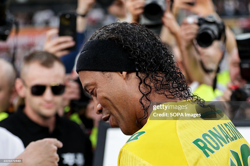 Ronaldinho Gaucho Of Brazil Seen During The Ronaldinho Show 2025 ronaldinho-gaucho-of-brazil-seen-during-the-ronaldinho-show-2025