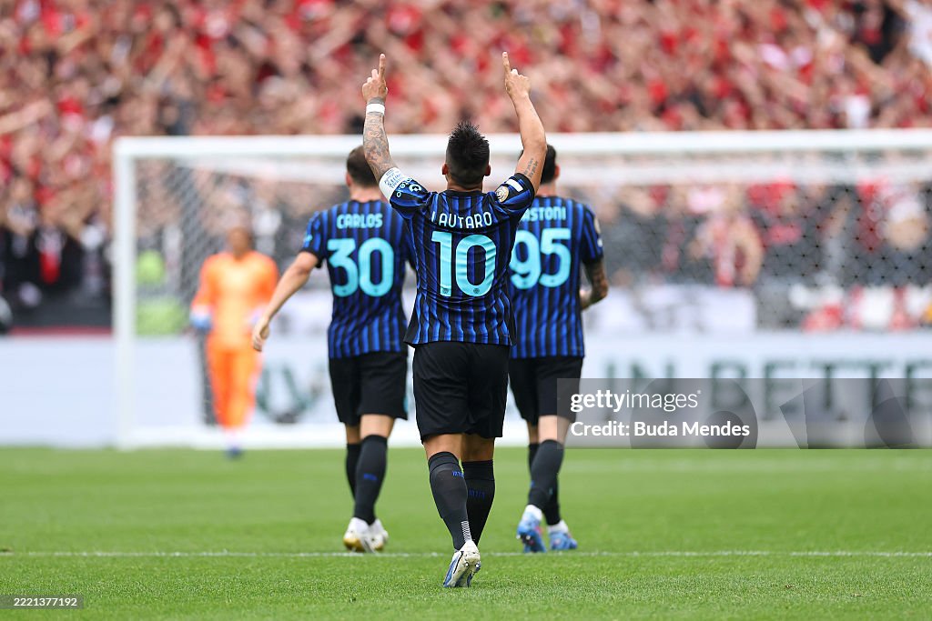 FC Internazionale Milano v Urawa Red Diamonds: Group E - FIFA Club World Cup 2025
