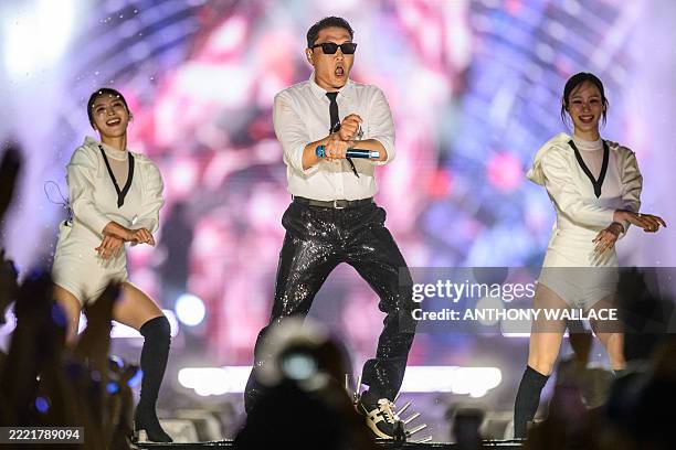 Con Psy Rapper 992 Psy Gangnam Stock Photos, High-Res Pictures, and Images - Getty Images