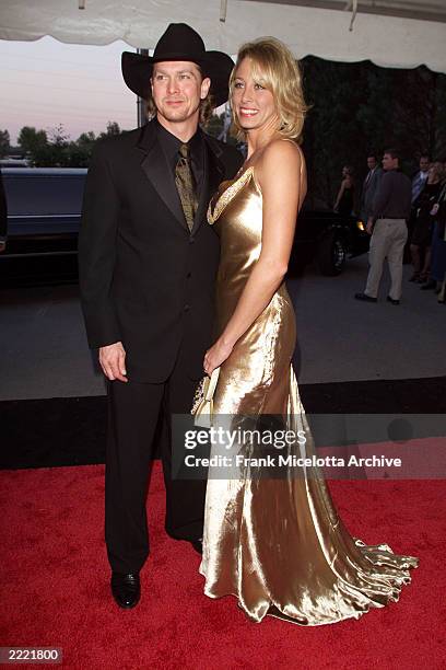 Tracey Lawrence and his wife arrive for the 34th Annual CMA Awards at the Grand Old Opry in Nashville, TN, 10/4/00.