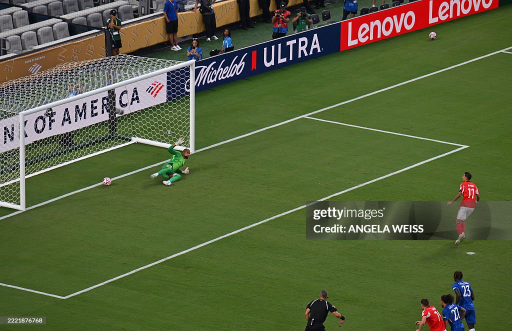 TOPSHOT-FBL-WC-CLUB-2025-MATCH50-BENFICA-CHELSEA