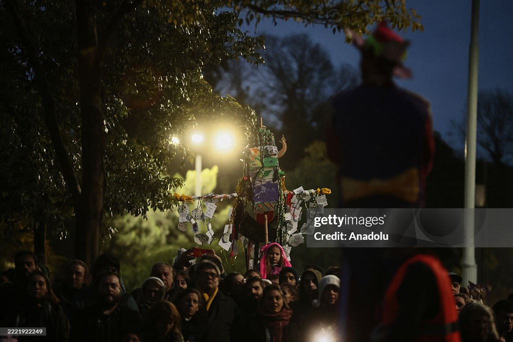 Great Bonfire lights up San Juan Night in Buenos Aires