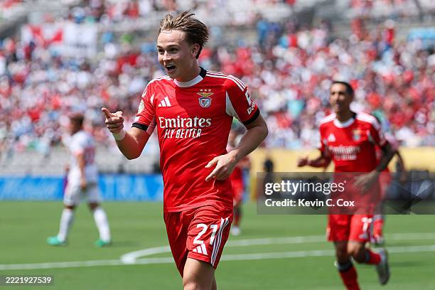 Andreas Schjelderup of SL Benfica celebrates scoring his team's first goal during the FIFA Club World Cup 2025 group C match between SL Benfica and...