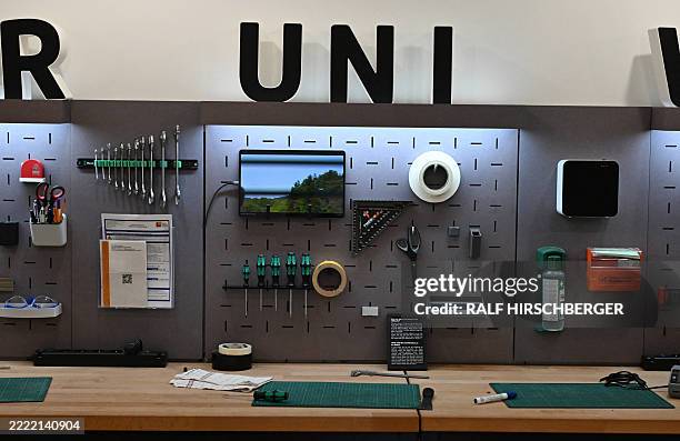 2,689 Engineering Workbench Stock Photos, High-Res Pictures, and Images ...
