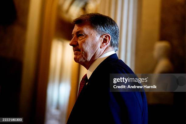 Michael Rounds 4,915 Mike Rounds Photos & High Res Pictures - Getty Images