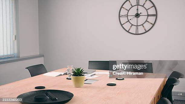 Conference Clock 286 Conference Room Clocks Stock Photos, High-Res Pictures, and Images ...