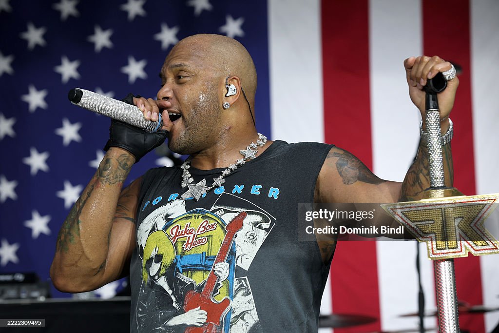 Flo Rida Spikes Flo Rida performs on FOX News Channel's