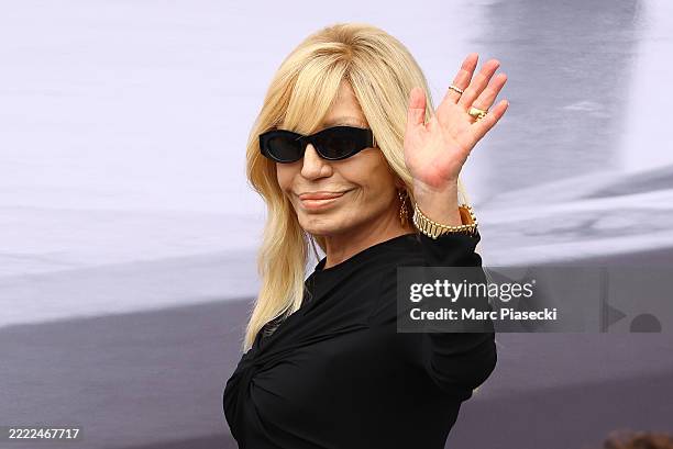 Donatella Versace attends the Dior Homme Menswear Spring/Summer 2026 show as part of Paris Fashion Week on June 27, 2025 in Paris, France.