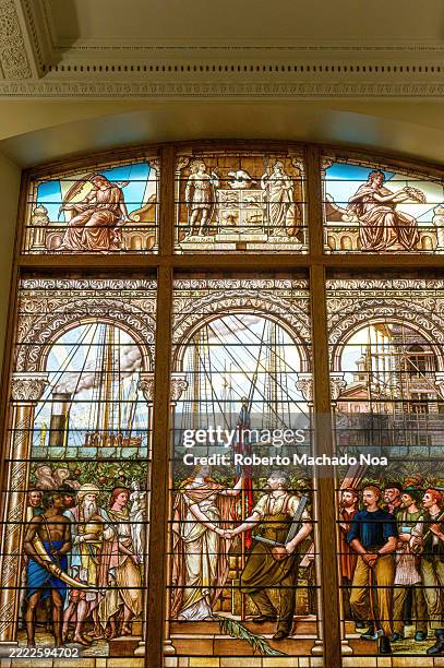 colonial stained glass window architecture - altes rathaus toronto stock-fotos und bilder