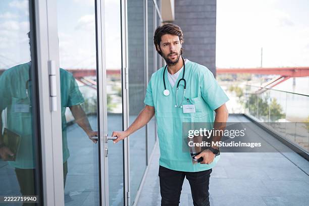 Doctor Railing 1,056 Metal Balcony Railing Stock Photos, High-Res Pictures, and Images ...