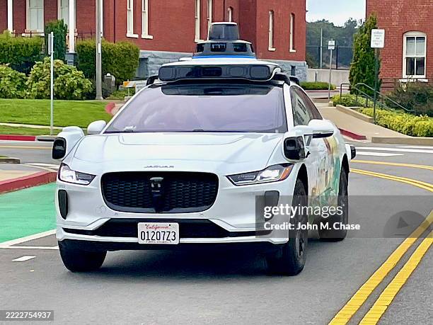 self-driving taxi, san francisco, california (usa) - driverless car stock pictures, royalty-free photos & images