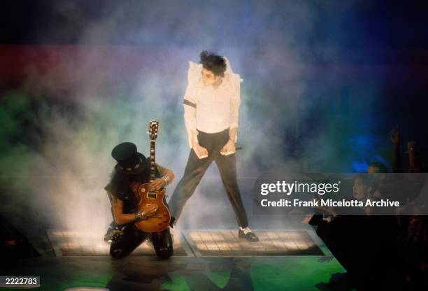 1995 Video 1995 Mtv Music Awards Photos and Premium High Res Pictures - Getty Images