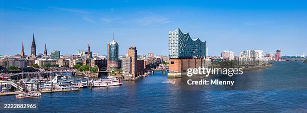 hamburger hafenstadtbild mit elbphilharmonie elbphilharmonie skyline - elbe stock-fotos und bilder