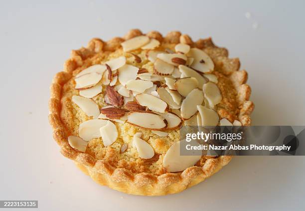 almond tart. - keto almond cake stock pictures, royalty-free photos & images