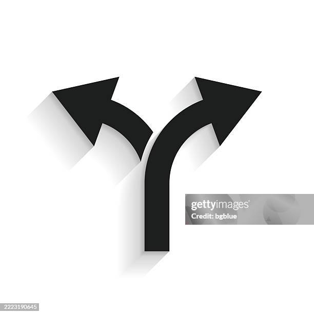 ilustraciones, imágenes clip art, dibujos animados e iconos de stock de flecha de doble dirección. icono con sombra larga sobre fondo blanco - calle bifurcada