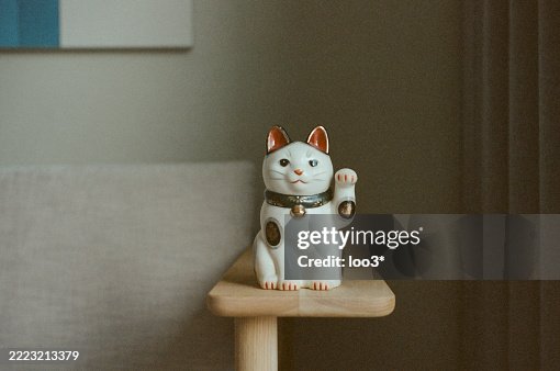 Maneki Neko / Japanese Waving Cat / Lucky Cat / Fortune Cat Maneki Neko / Japanese Waving Cat / Lucky Cat / Fortune Cat