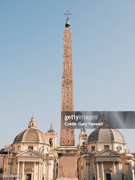 twin church domes and obelisk in piazza del popolo in rome - obelisk stock pictures, royalty-free photos & images