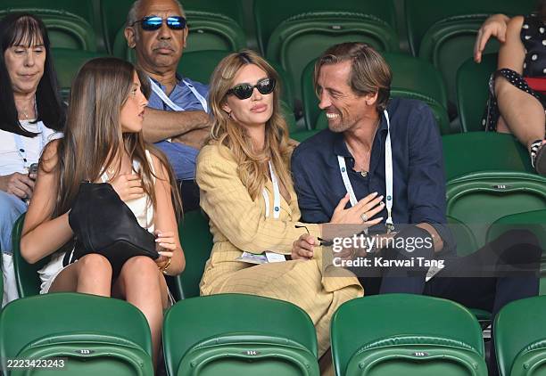 Ruby Clough 220,449 Candid Family Photo Stock Photos, High-Res Pictures, and Images ...
