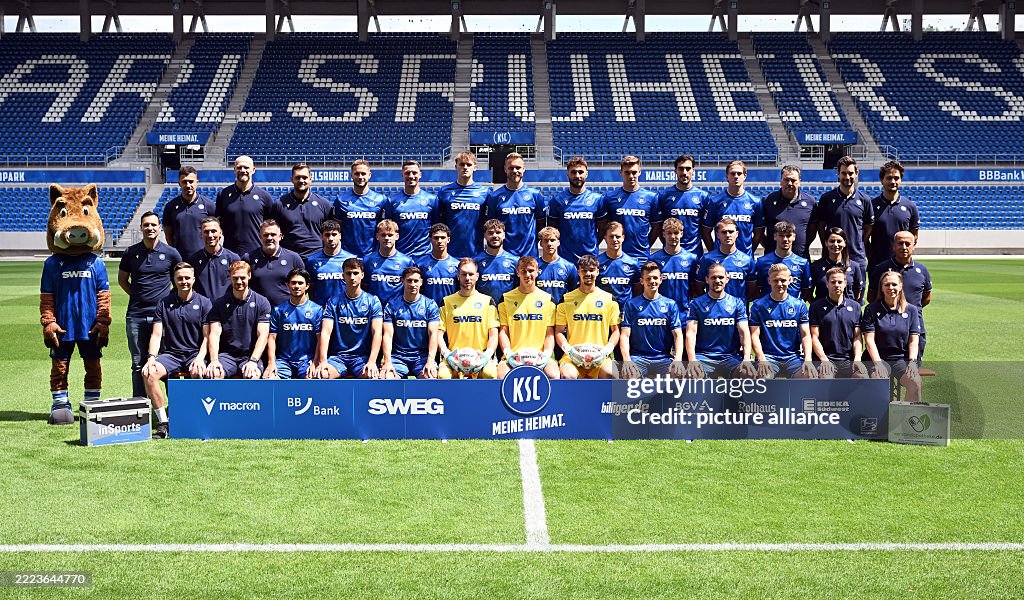 Soccer: 2nd Bundesliga photo session Karlsruher SC