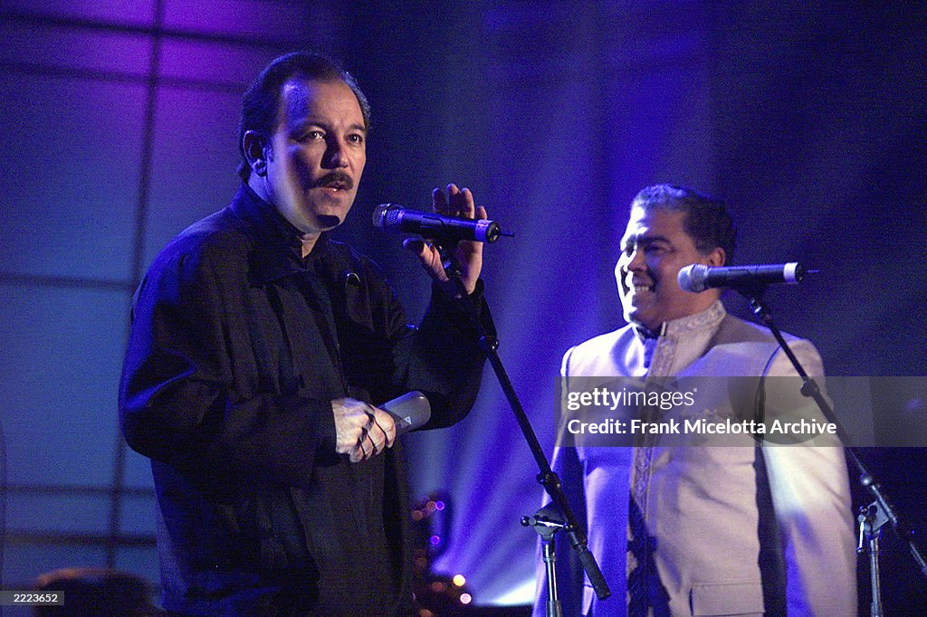 MusiCares 2001 Honors Paul Simon