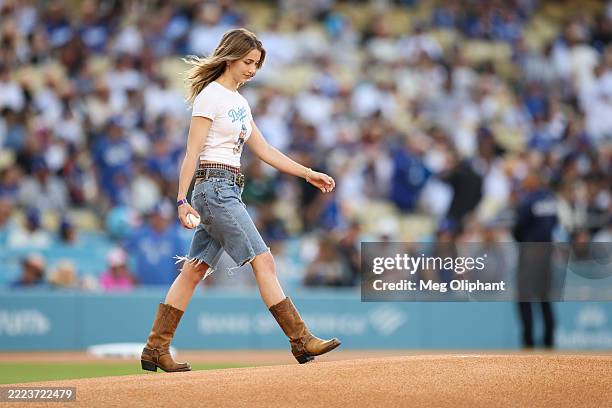 Emily Rudd Before 283 Emily Rudd Photos & High Res Pictures - Getty Images