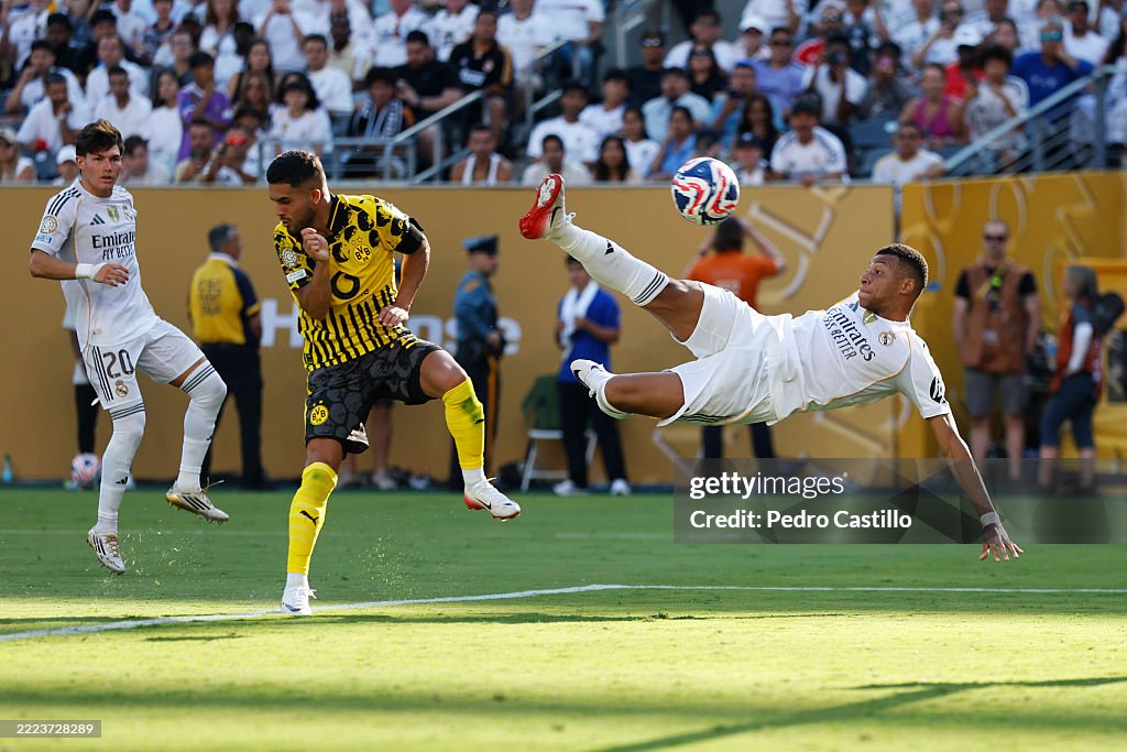 Real Madrid CF v Borussia Dortmund: Quarter-final - FIFA Club World Cup 2025