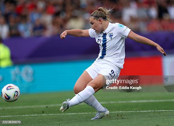 Oona Sevenius of Finland scores her team's first goal during the UEFA Women's EURO 2025 Group A match between Norway and Finland at Stade de...