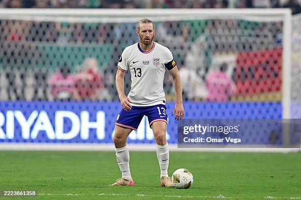 Tim Ream of the United States dribbles the ball in the second half during the finals of the CONCACAF Gold Cup 2025 between the United States and...