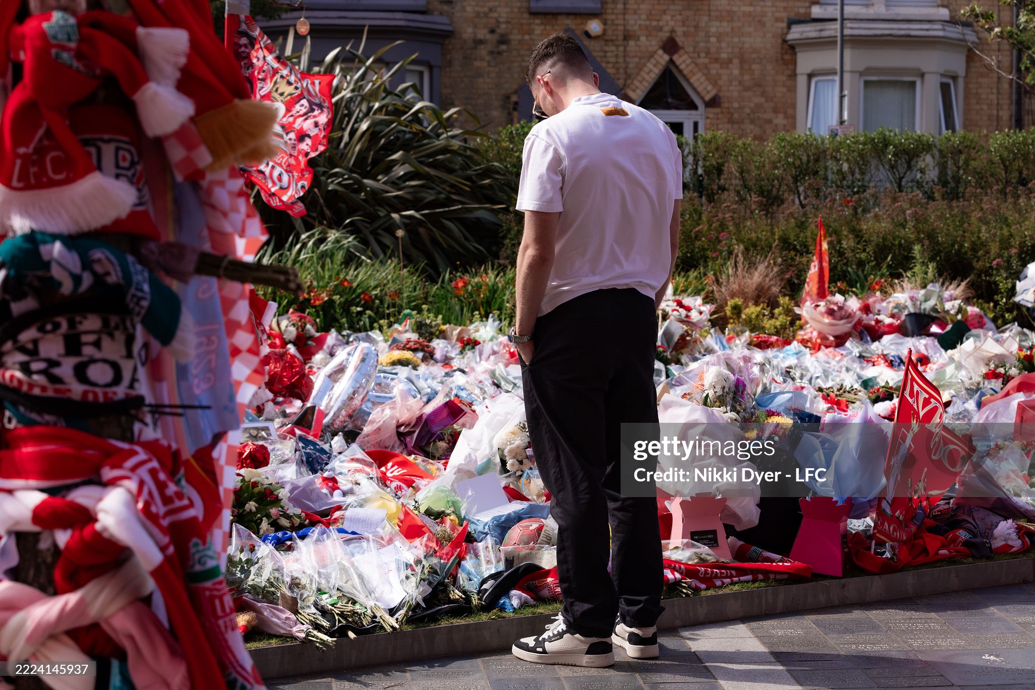 Liverpool commemorates late Diogo Jota and his brother during friendly match
