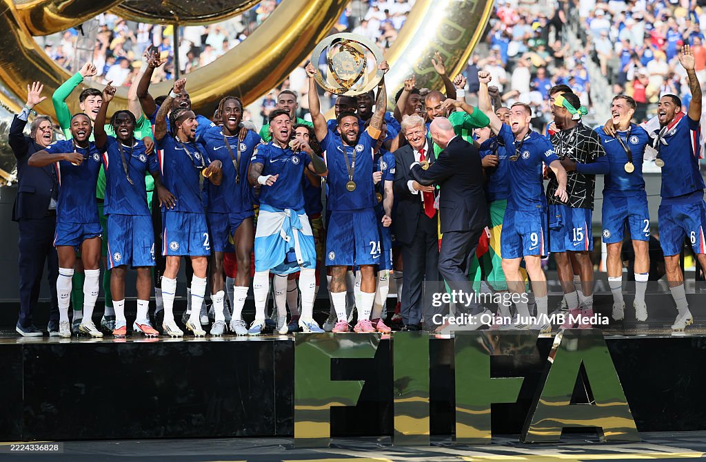 Chelsea Winning Cwc Reece James of Chelsea lifts the FIFA Club World Cup trophy and... News ...