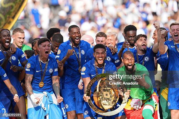 Chelsea Winning Cwc Chelsea players celebrate the victory with the winner's trophy next ...