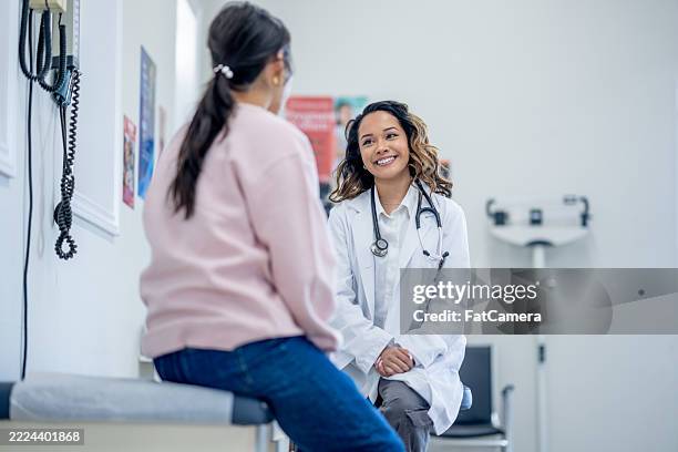 appuntamento per la salute delle donne - diritti riproduttivi foto e immagini stock