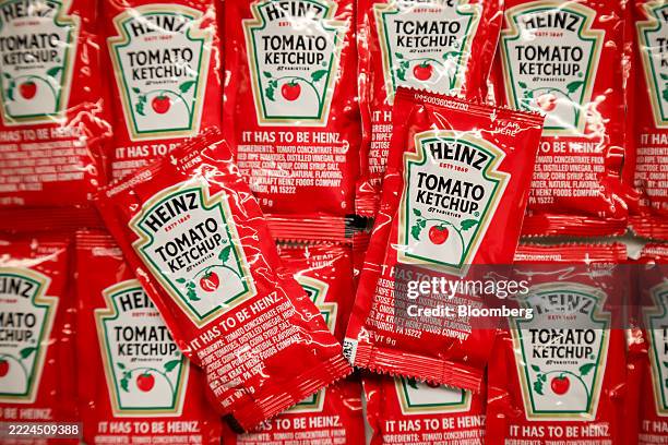 Heinz ketchup packets arranged at a cafe in New York, US, on Monday, July 14, 2025. Kraft Heinz Co. Is preparing to break itself up and spin off a...