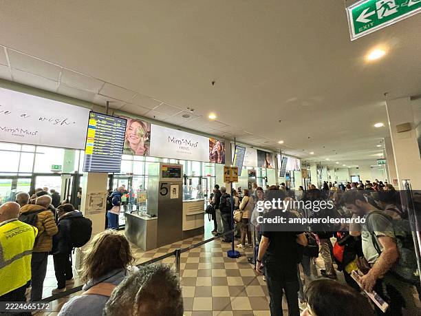 Bus Terminal Counter 141 Bus Station Counter Stock Photos, High-Res Pictures, and Images ...