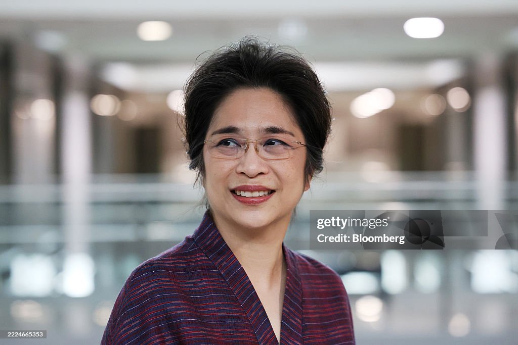 Bank of Thailand Deputy Governor Roong Mallikamas