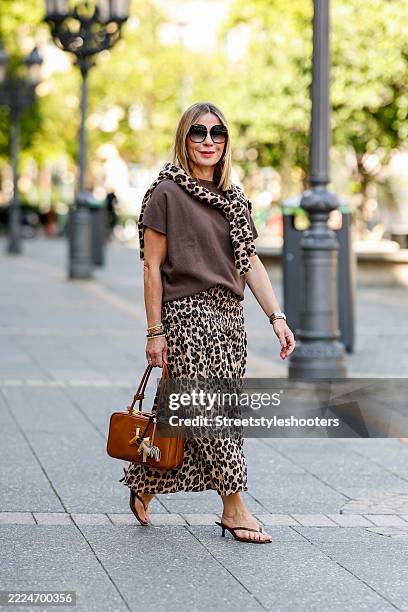 Simone Adams Singer 1,936 Linda Hesse Photos & High Res Pictures - Getty Images