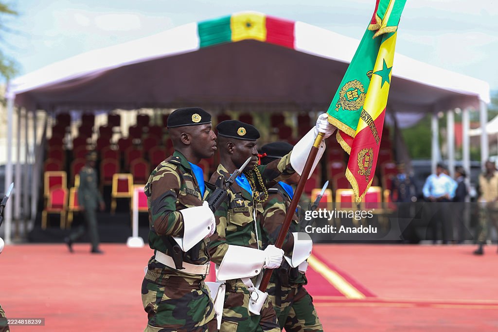 France hands over military bases in Senegal with official ceremony