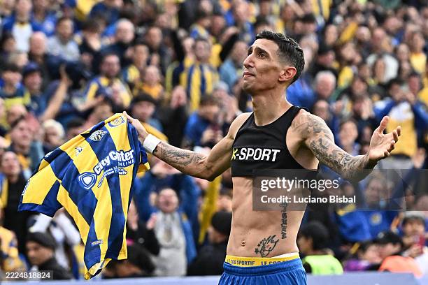 Ángel Di María of Rosario Central celebrates after scoring the team's first goal by penalty during a Torneo Clausura Betano 2025 match between...