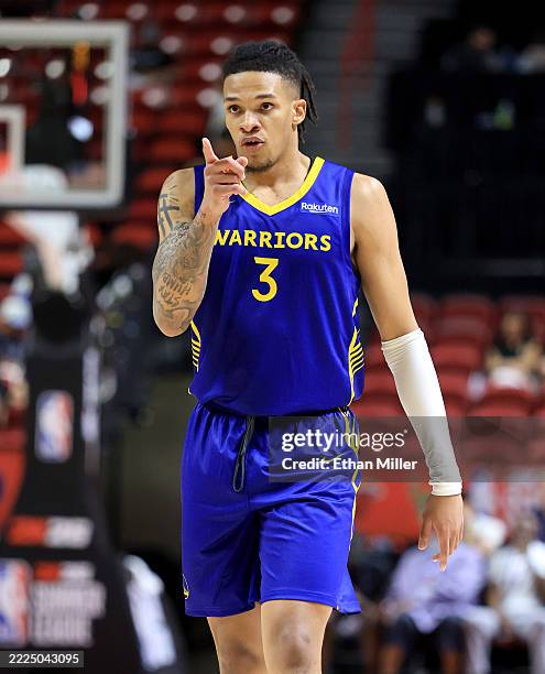 Isaiah Mobley of the Golden State Warriors drives to the basket... News  Photo - Getty Images