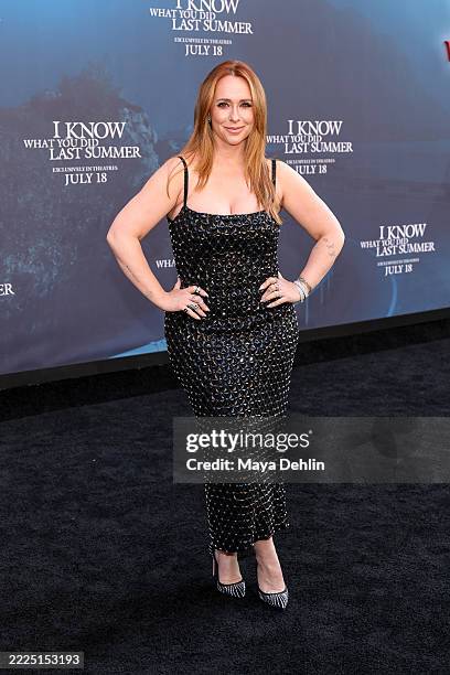 Jennifer Love Hewitt attends the Los Angeles premiere of Columbia Pictures “I Know What You Did Last Summer” at The United Theater on Broadway on...