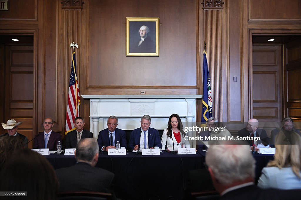 Senator Roger Marshall Meets With HHS Secretary Kennedy And Agriculture Secretary Rollins