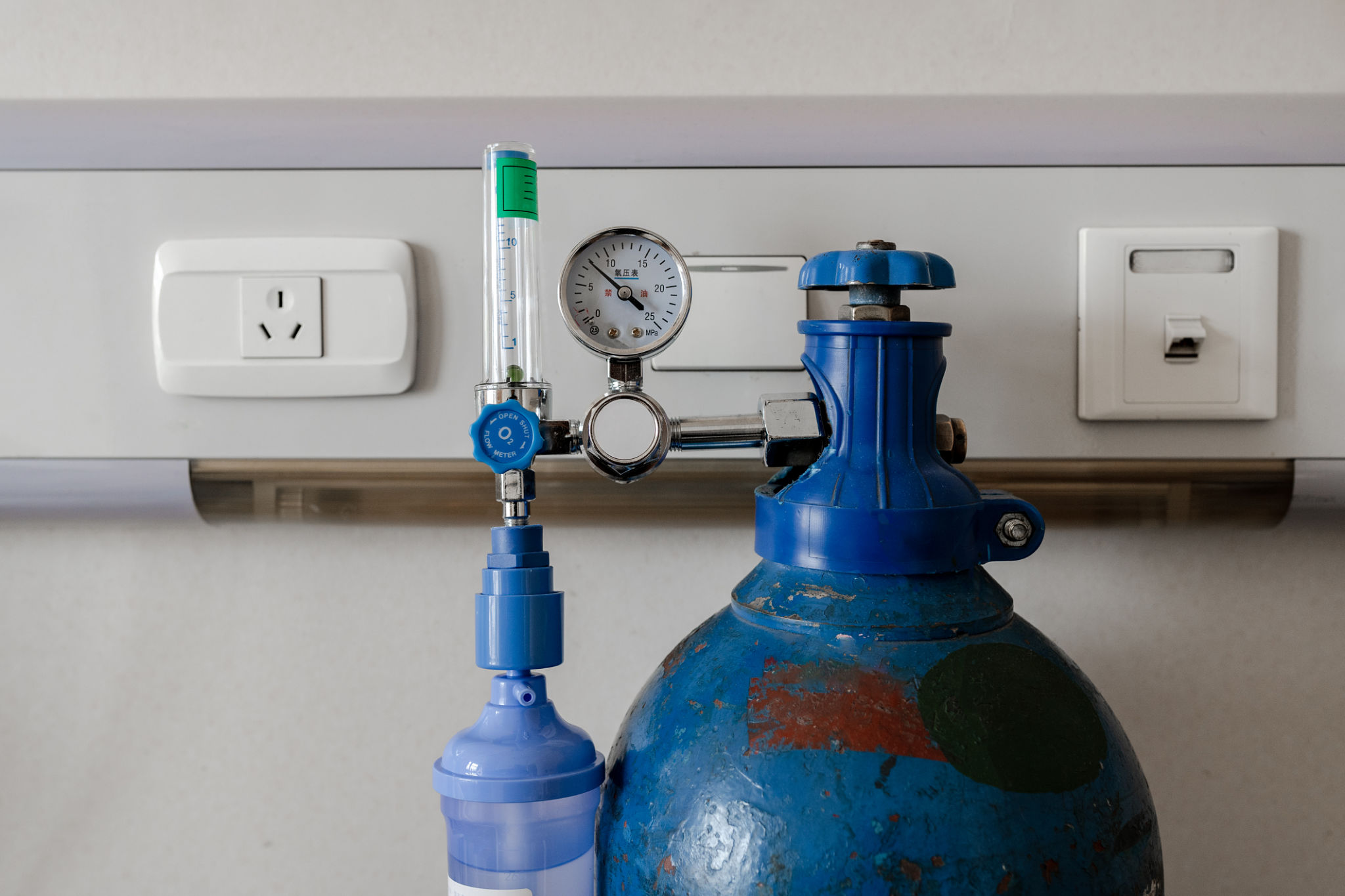 medical oxygen tanks