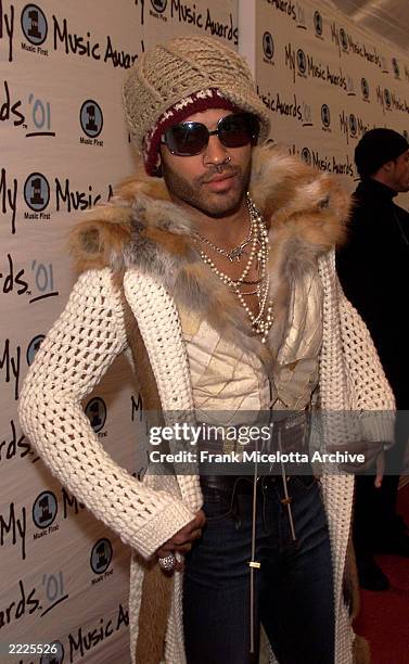 Lenny Kravitz arrives at the My VH1 Music Awards broadcast from the Shrine Auditorium in Los Angeles, CA on Sunday, December 2, 2001. Photo Credit:...