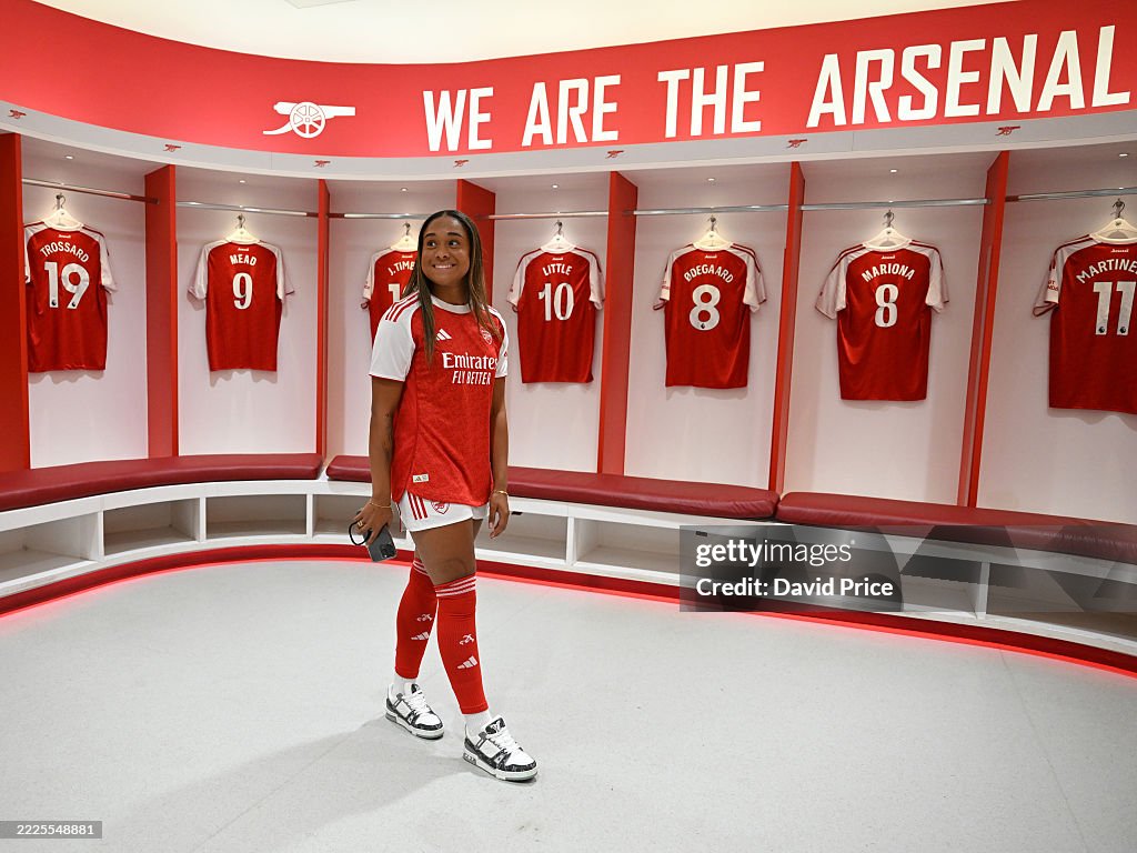Arsenal Women Unveil New Signing