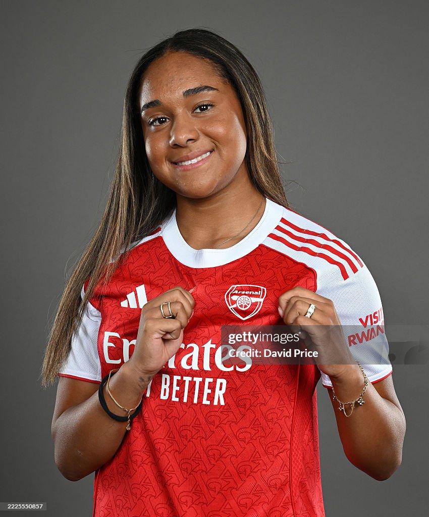 Arsenal Women Unveil New Signing