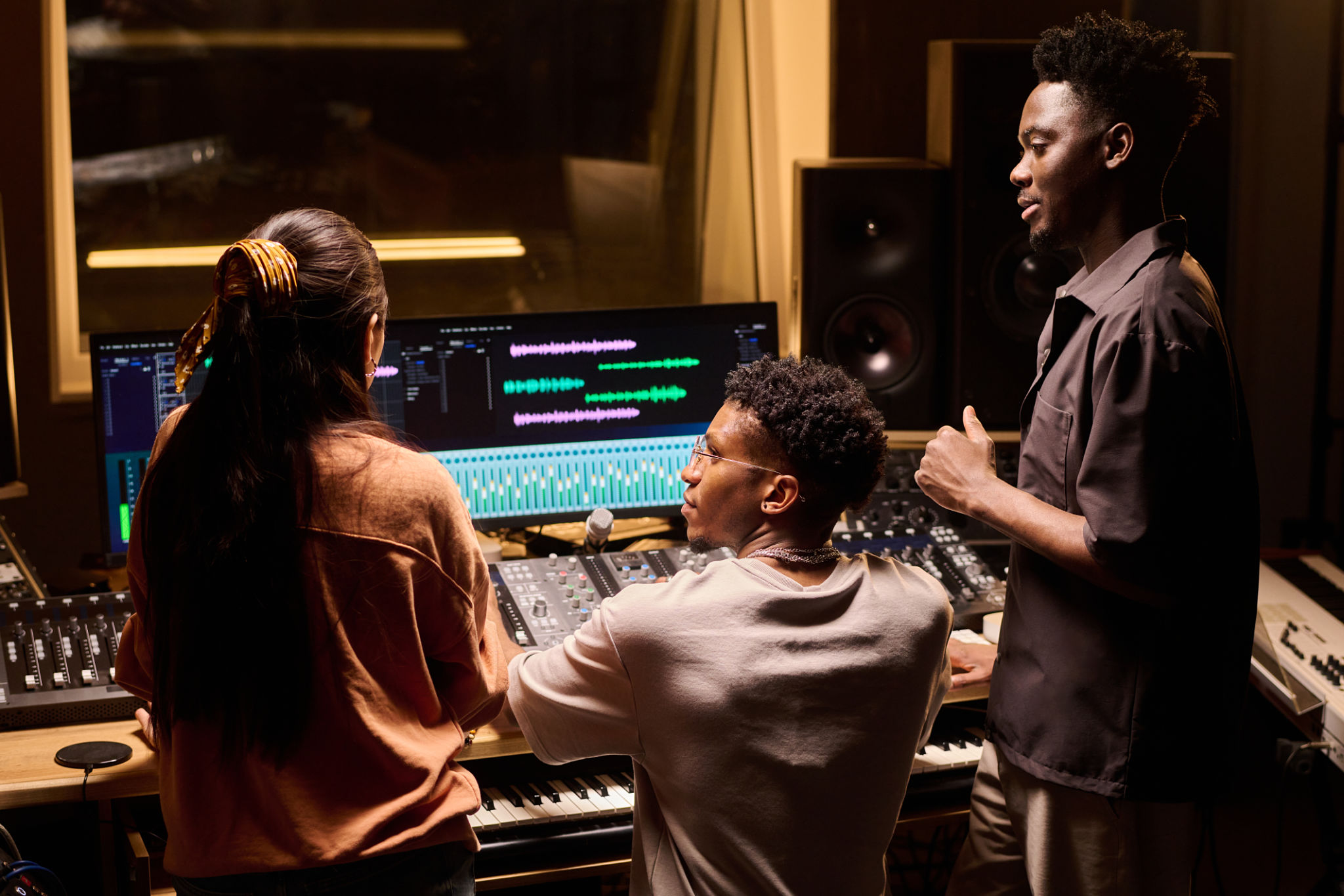 collaborating musicians